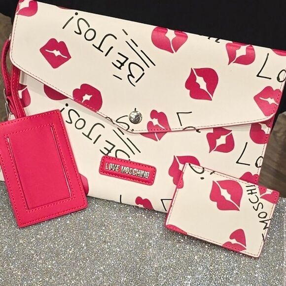 Love Moschino Kisses Clutch w/ID Tag & Card Wallet- White/Pink
